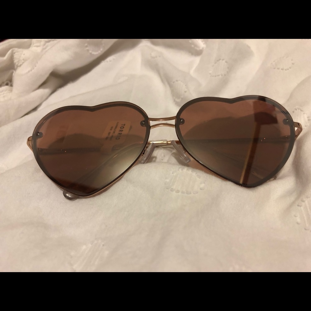 Heart shaped sunglasses/ aviators